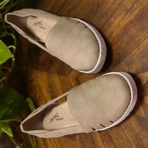 Easy street Bugsy comfort shoe